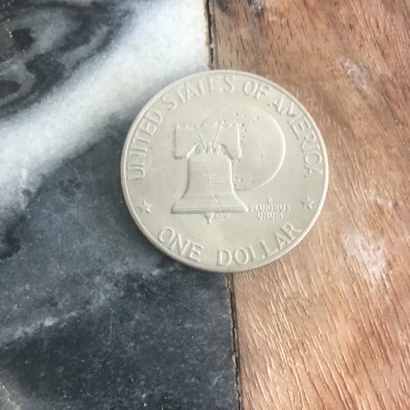 Bicentennial 1776-1976 Dollar Coin - Picture 2 of 3